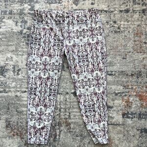 Sweaty Betty Purple and White Patterned Contour Leggings